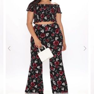 Floral matching set.